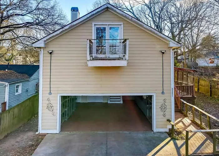Amazing Location Spacious House