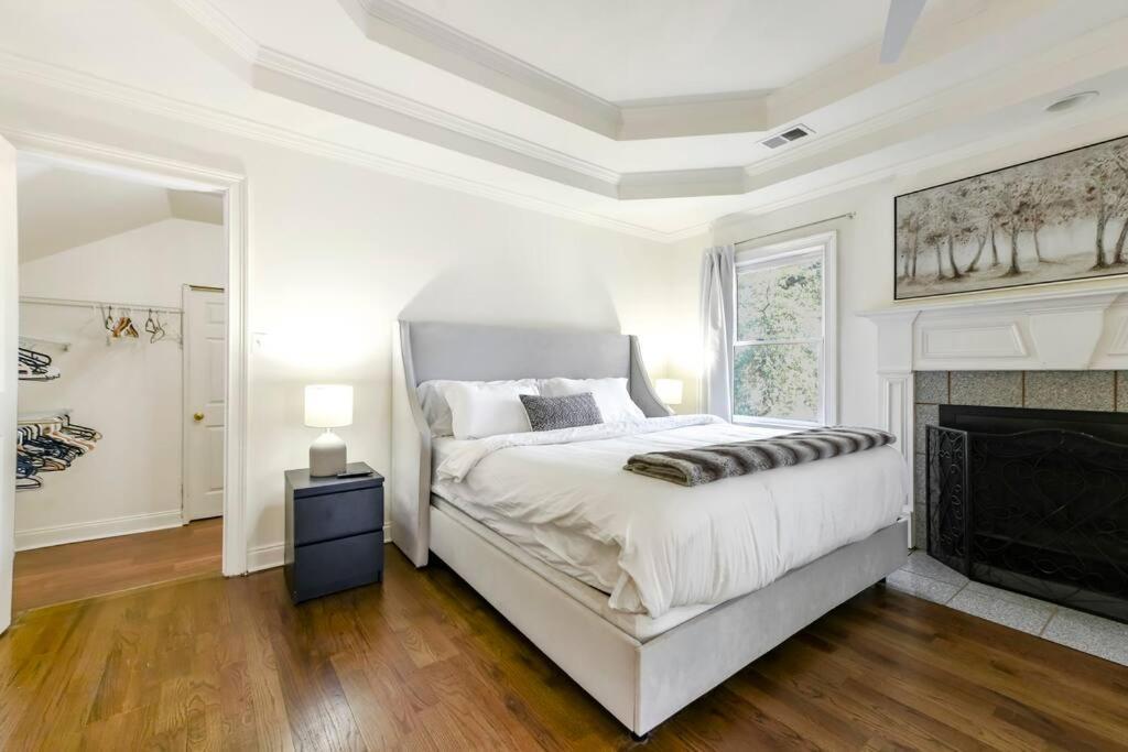 Amazing Location Spacious House Villa