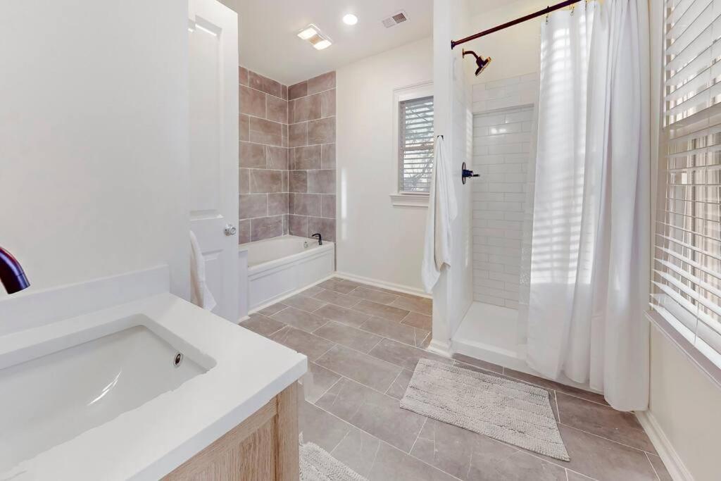 Amazing Location Spacious House * Atlanta